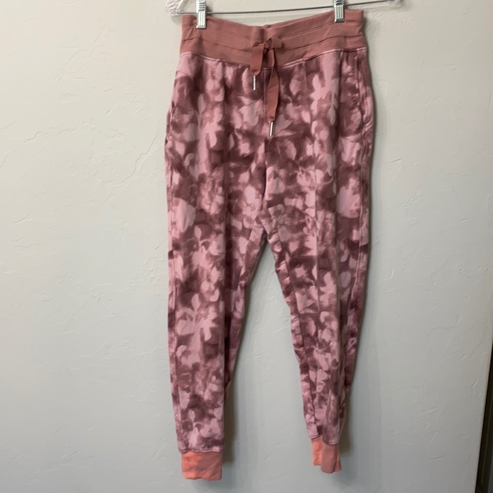 Athleta balance printed jogger size small.Pink
